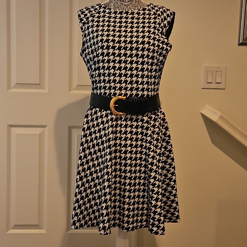 H&M Classic Houndstooth Fit-and-Flare Dress sx Large